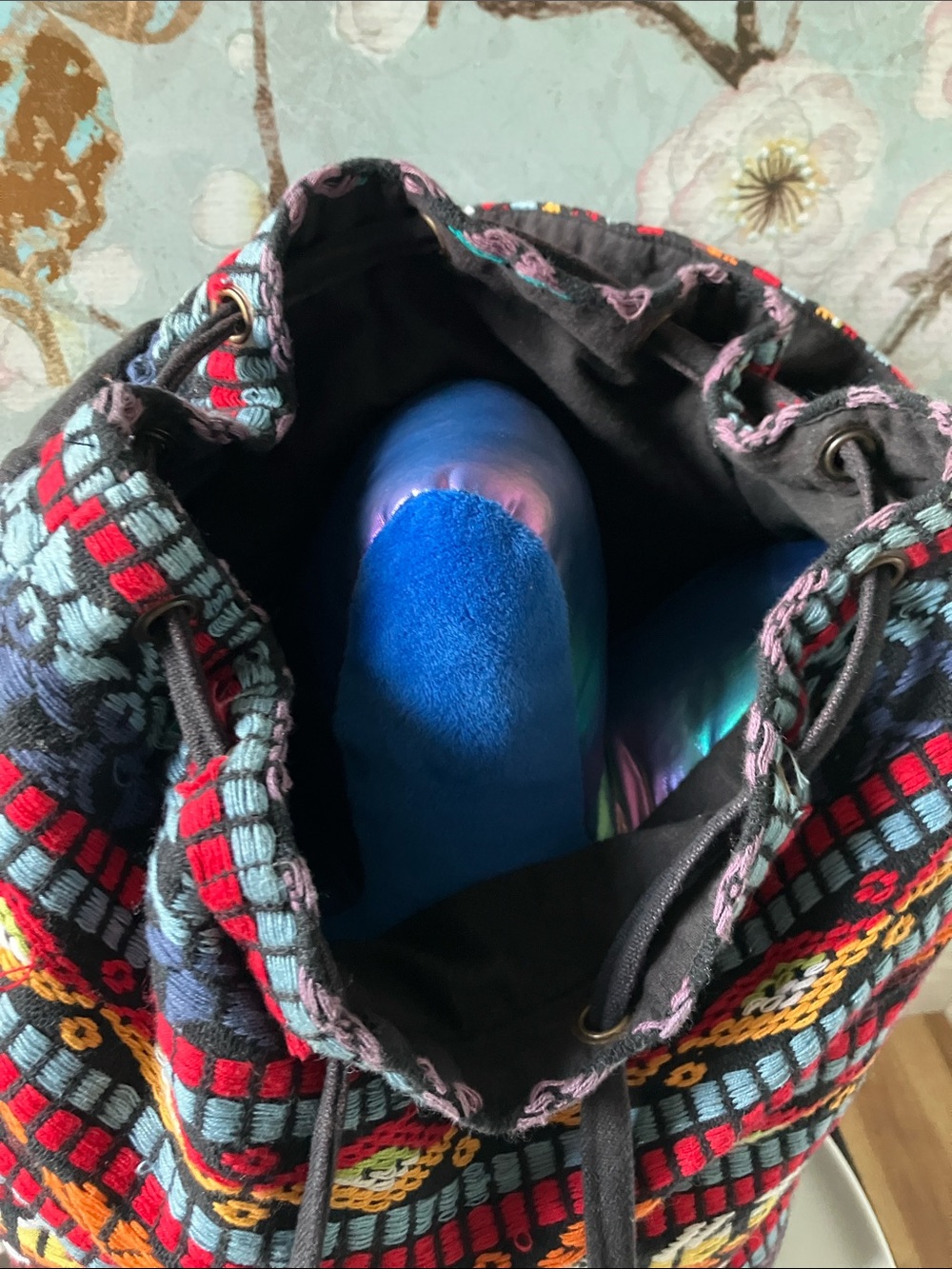 EUC Colorful Woven Drawstring Backpack - Multicolor LOOSE THREADS - Picture 8 of 10
